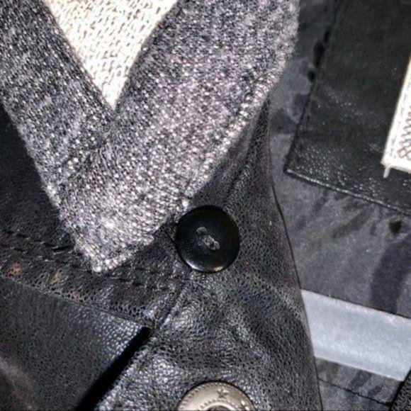 AMI Vegan Leather Black Vest Removable Hood Size Medium - Picture 5 of 6